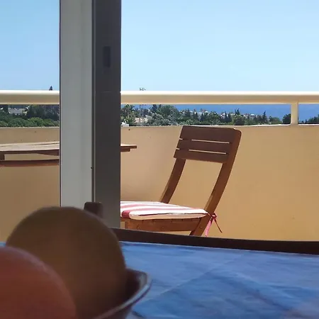 Apartamento Con Piscina Y Vistas Al Mar Apartamento *